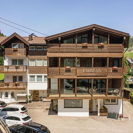 Garni Hotel Miara - Your Dolomites Home เซลวาดีวัลการ์เดนา ภายนอก รูปภาพ